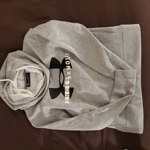 Under Armour Sweatshirt